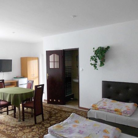 Gosciniec Suwalska Apartamento Gołdap Exterior foto