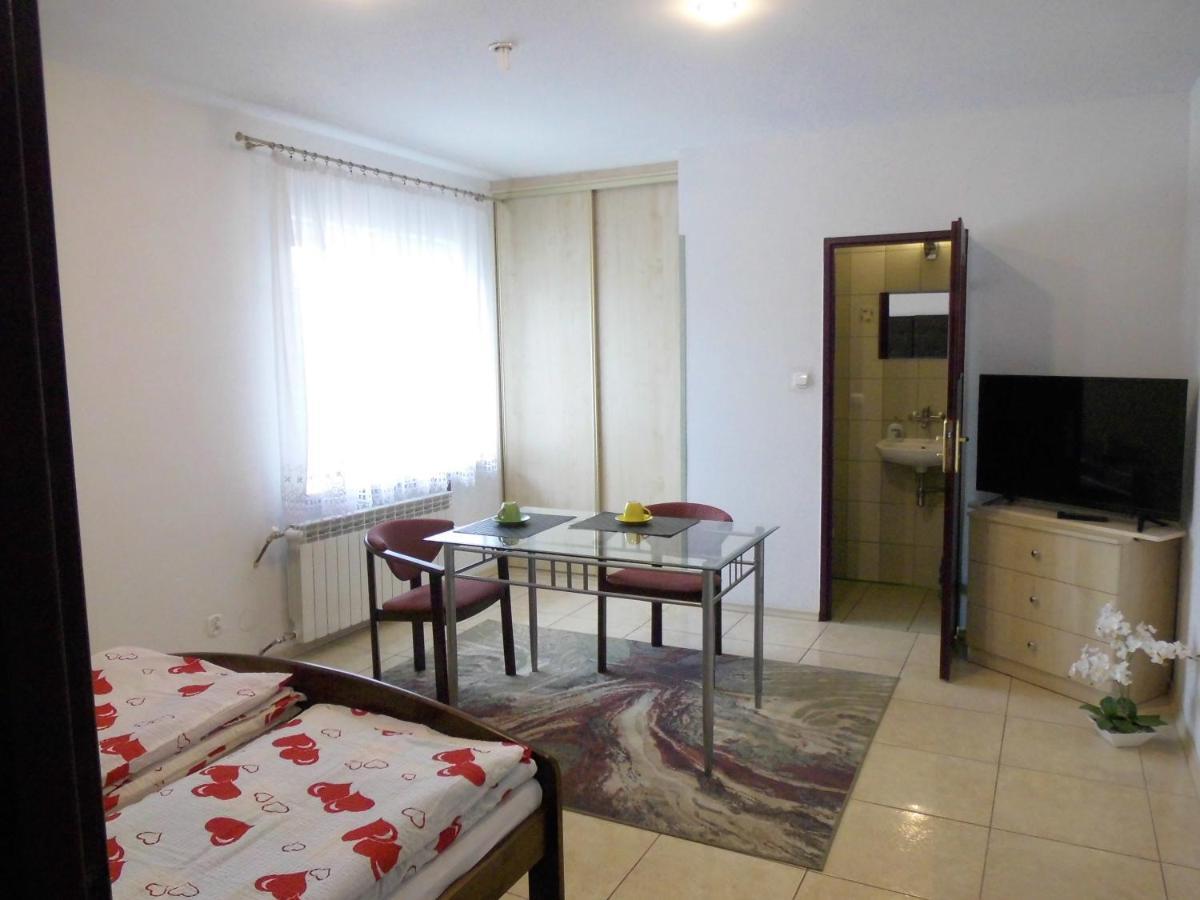 Gosciniec Suwalska Apartamento Gołdap Exterior foto