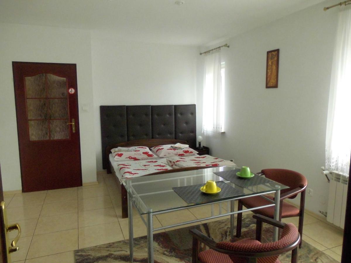 Gosciniec Suwalska Apartamento Gołdap Exterior foto